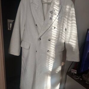 Elegant White Double-Breasted women’s Coat, comes with beautiful 
 broach